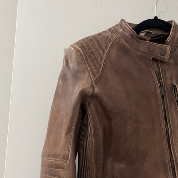 Vintage Brown Leather Motorcycle Jacket with Quilted Padding - Picture 4 of 7